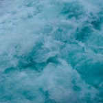 Морское приключение с игровым автоматом Sugar Rush на фоне океана