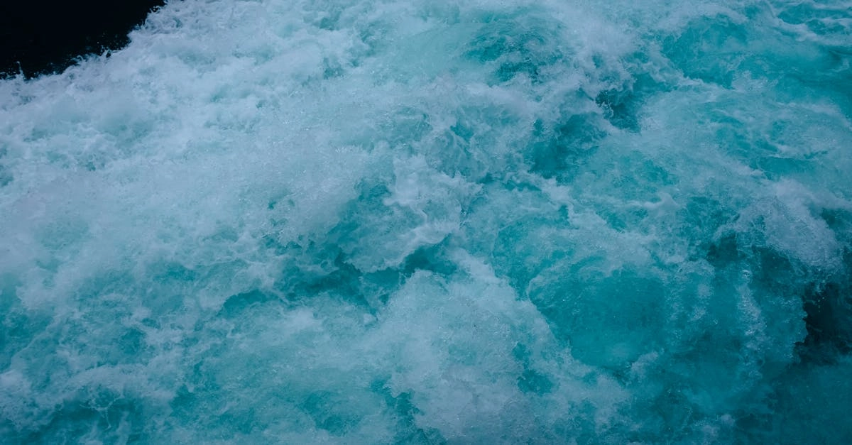 Морское приключение с игровым автоматом Sugar Rush на фоне океана